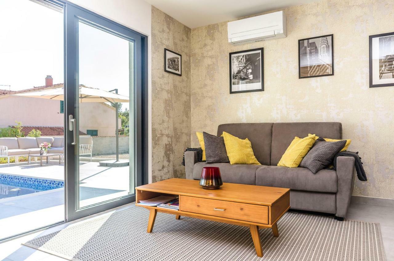 Apartments Villa Adriana II Срима Екстериор снимка