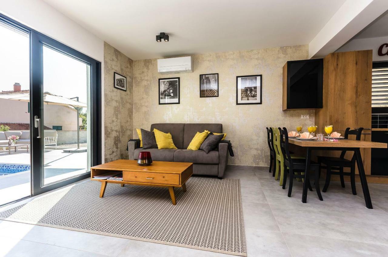 Apartments Villa Adriana II Срима Екстериор снимка