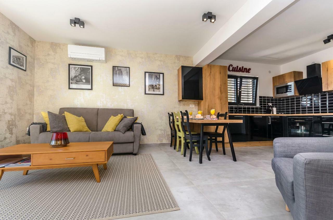Apartments Villa Adriana II Срима Екстериор снимка